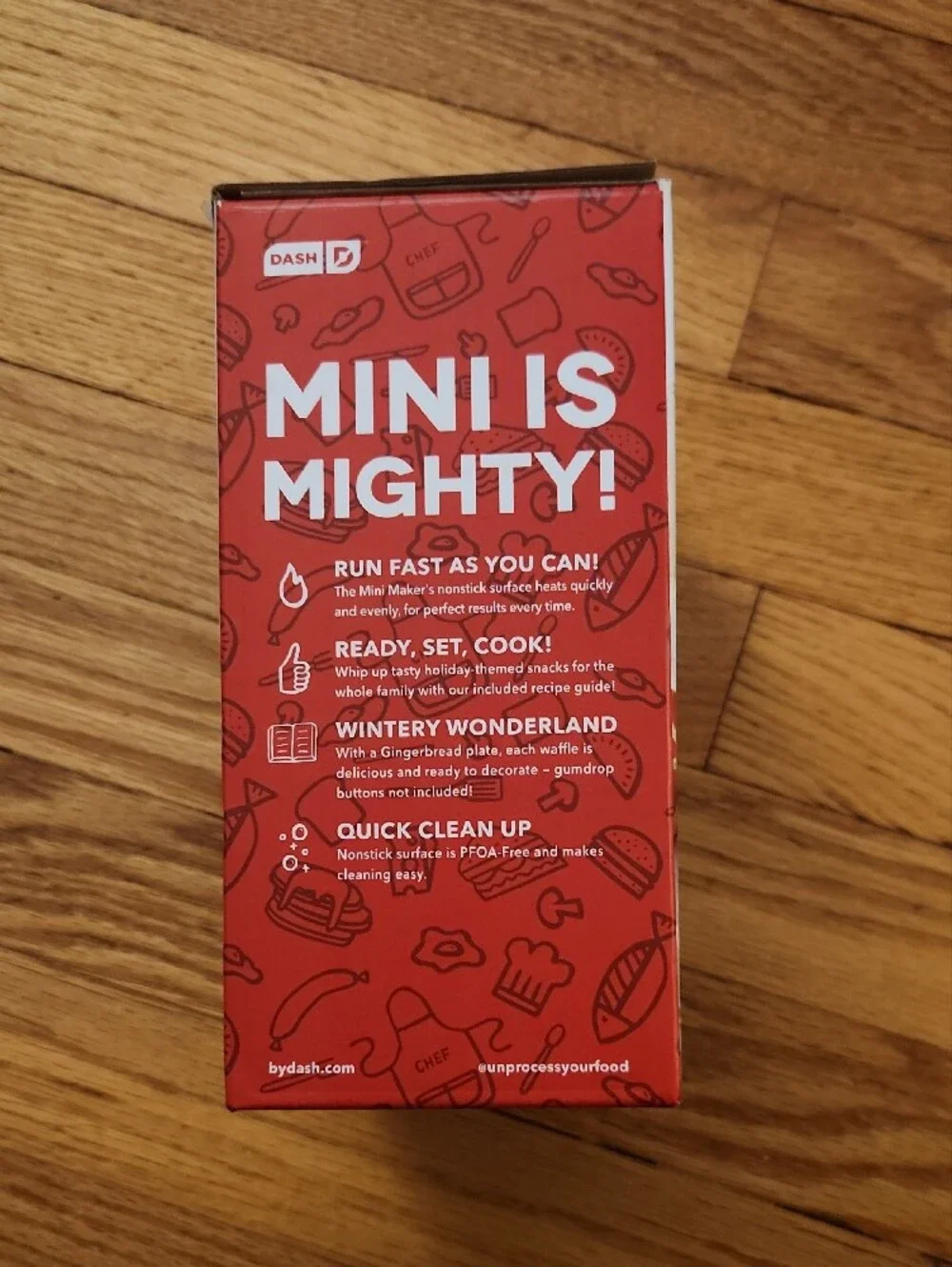 Dash Gingerbread Man Mini Waffle Maker Brand New